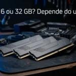 Pentes de memória RAM alinhados sobre a mesa representando as opções de capacidade