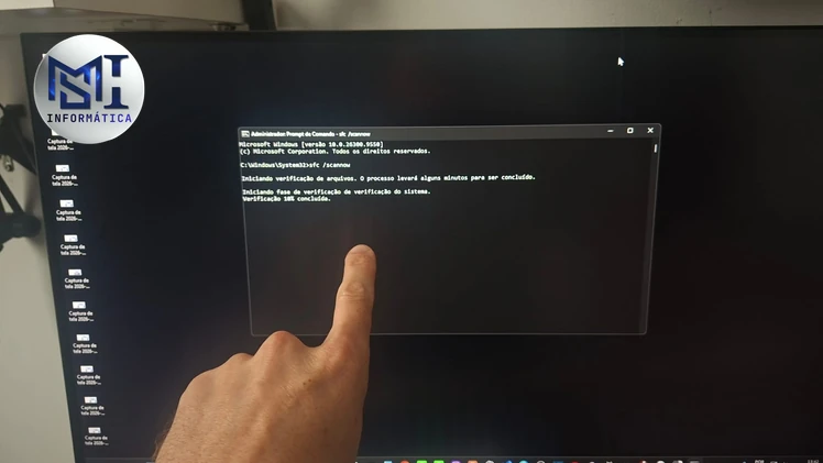 Comando sfc /scannow rodando no Prompt de Comando como administrador, com a verificação do sistema em 10%