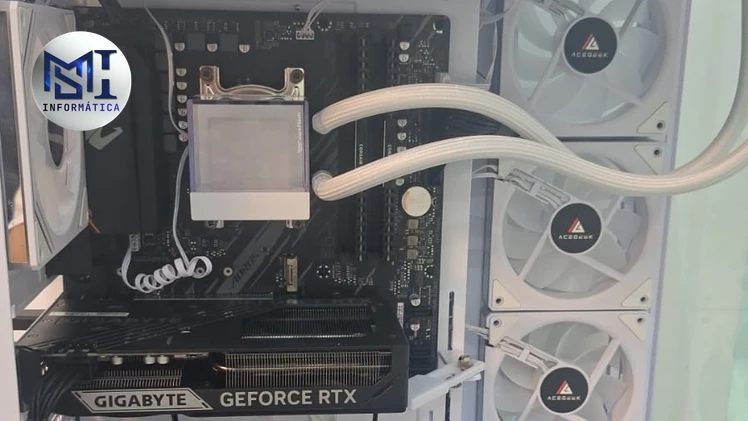 PC gamer montado com placa de vídeo GeForce RTX da Gigabyte, water cooler de mangueiras brancas e ventoinhas na frente do gabinete
